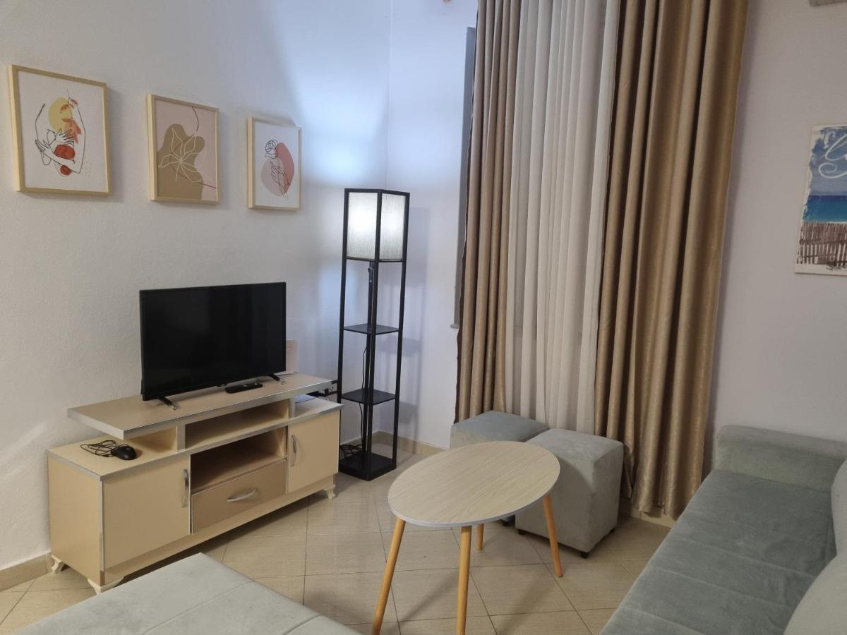 Glamorous Apartment In Tirana Exterior photo