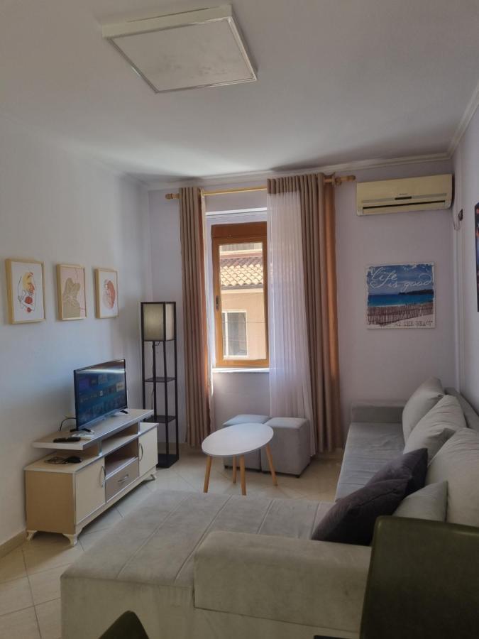 Glamorous Apartment In Tirana Exterior photo
